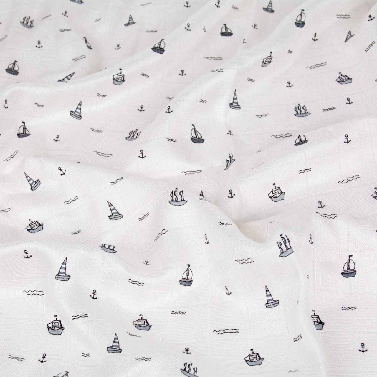 Mush Bamboo swaddle - Lightweight blanket for comfy naps