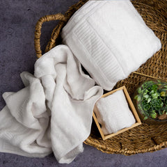 Mush Bamboo Towels Set | Ultra Soft, Absorbent and Antimicrobial 600 GSM (2 Bath Towel, 2 Hand Towel and 2 Face Towel) Perfect for Daily Use and Gifting (Navy & White)