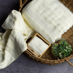 Mush Bamboo Towels Set | Ultra Soft, Absorbent and Antimicrobial 600 GSM (2 Bath Towel, 2 Hand Towel and 2 Face Towel) Perfect for Daily Use and Gifting (Cream & Green)