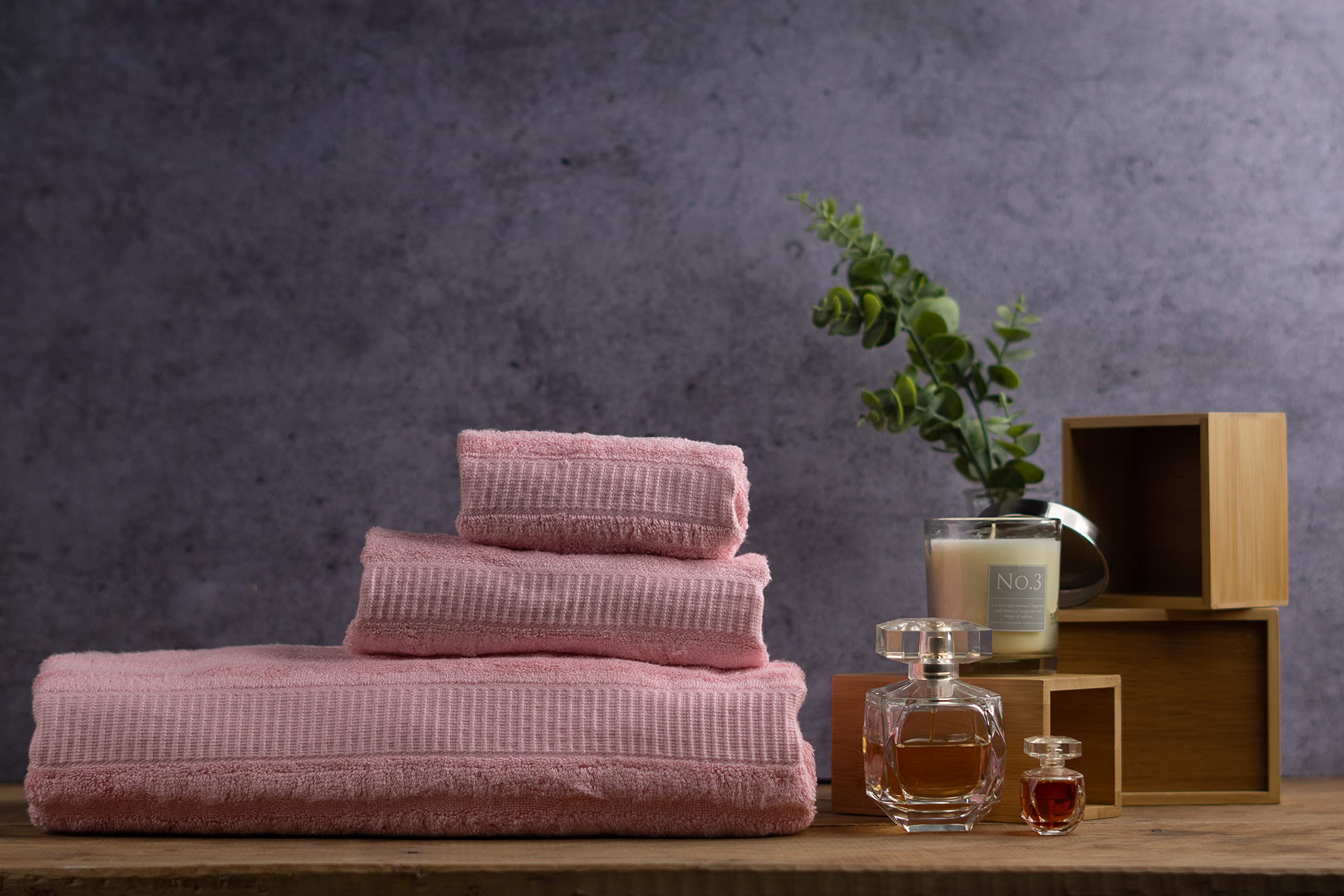 Mush Bamboo Luxurious 3 PieceTowels Set | Ultra Soft, Absorbent and Antimicrobial 600 GSM (Bath Towel, Hand Towel and Face Towel) Perfect for Daily Use and Gifting (Pink)